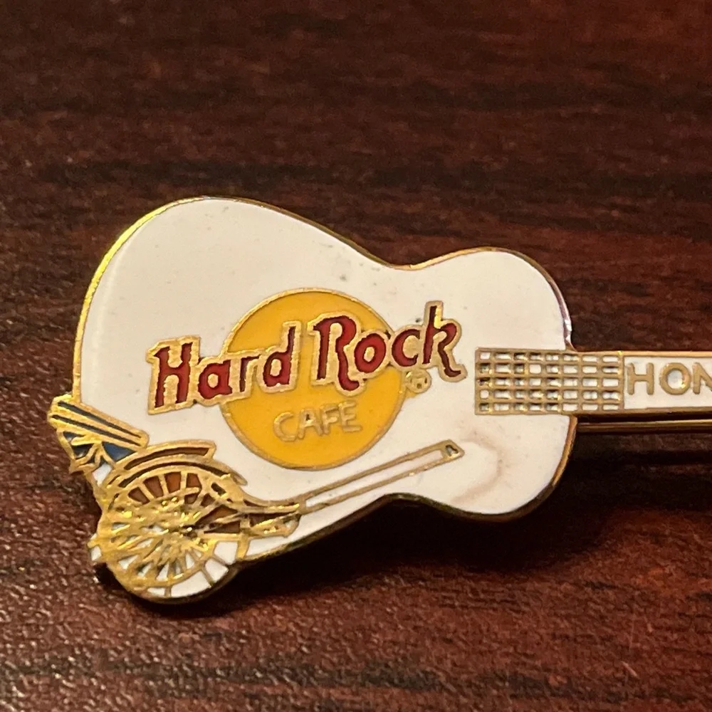 Hard‎ Rock Cafe Hong Kong Rickshaw Guitar Lapel Hat Pin